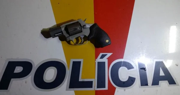 Homem é preso após fazer disparos no meio da rua em Ceilândia