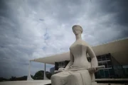 Estátua da Justiça, em frente ao STF