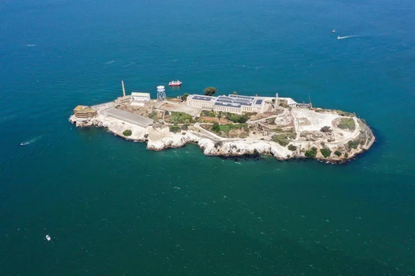 ilha penitenciária alcatraz = Metrópoles