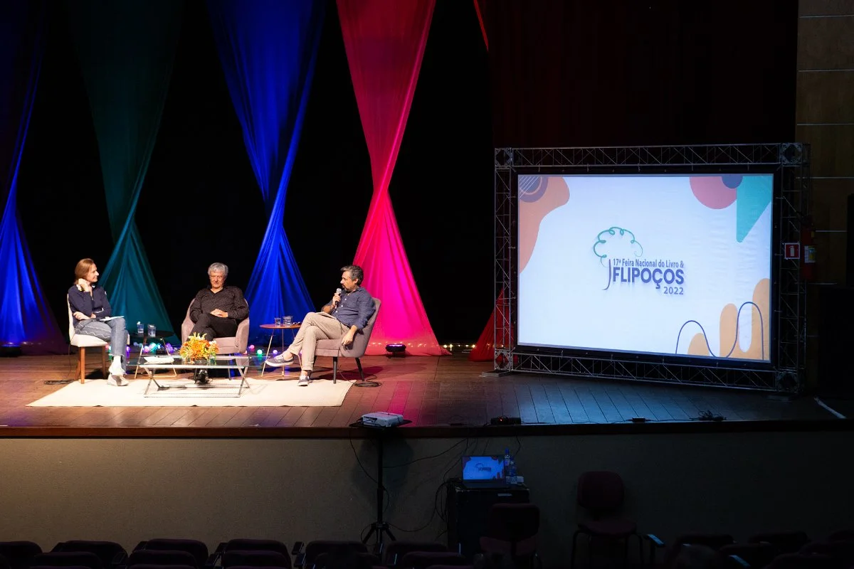 Os temas ainda incluem Cidades e Arquiteturas, Cinema e Artes, Dramas Humanos e Catástrofes Naturais, Fotojornalismo, Contemplação e Espiritualidade e a vida como ela é Os temas ainda incluem Cidades e Arquiteturas, Cinema e Artes, Dramas Humanos e Catástrofes Naturais, Fotojornalismo, Contemplação e Espiritualidade e a vida como ela é