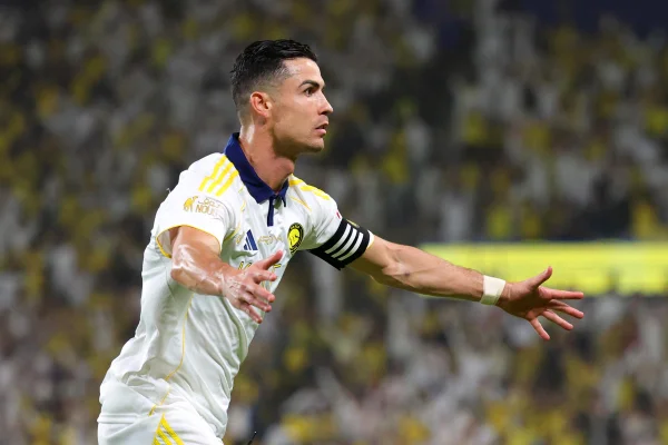 Foto colorida de Cristiano Ronaldo - Metrópoles