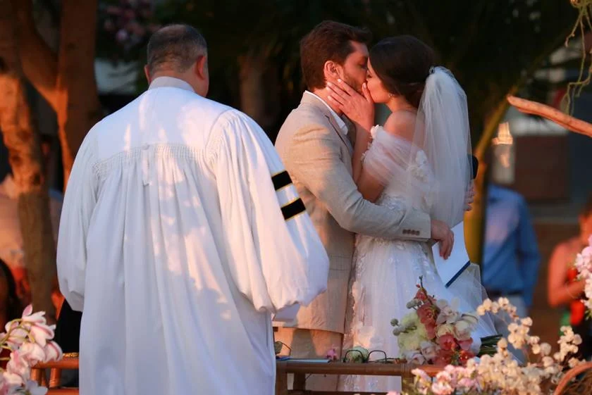 Padrinho, Walcyr Carrasco não foi ao casamento de Camila e Klebber - imagem 15 Padrinho, Walcyr Carrasco não foi ao casamento de Camila e Klebber - imagem 15