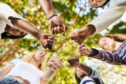 Nos sites adultos mais populares, a palavra “teen” é a mais comum e também aparece associada com maior frequência a conteúdos que envolvem agressividade Nos sites adultos mais populares, a palavra “teen” é a mais comum e também aparece associada com maior frequência a conteúdos que envolvem agressividade