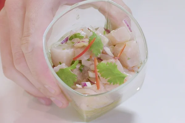 Cozinha de Solteiro: aprenda um rápido ceviche tradicional