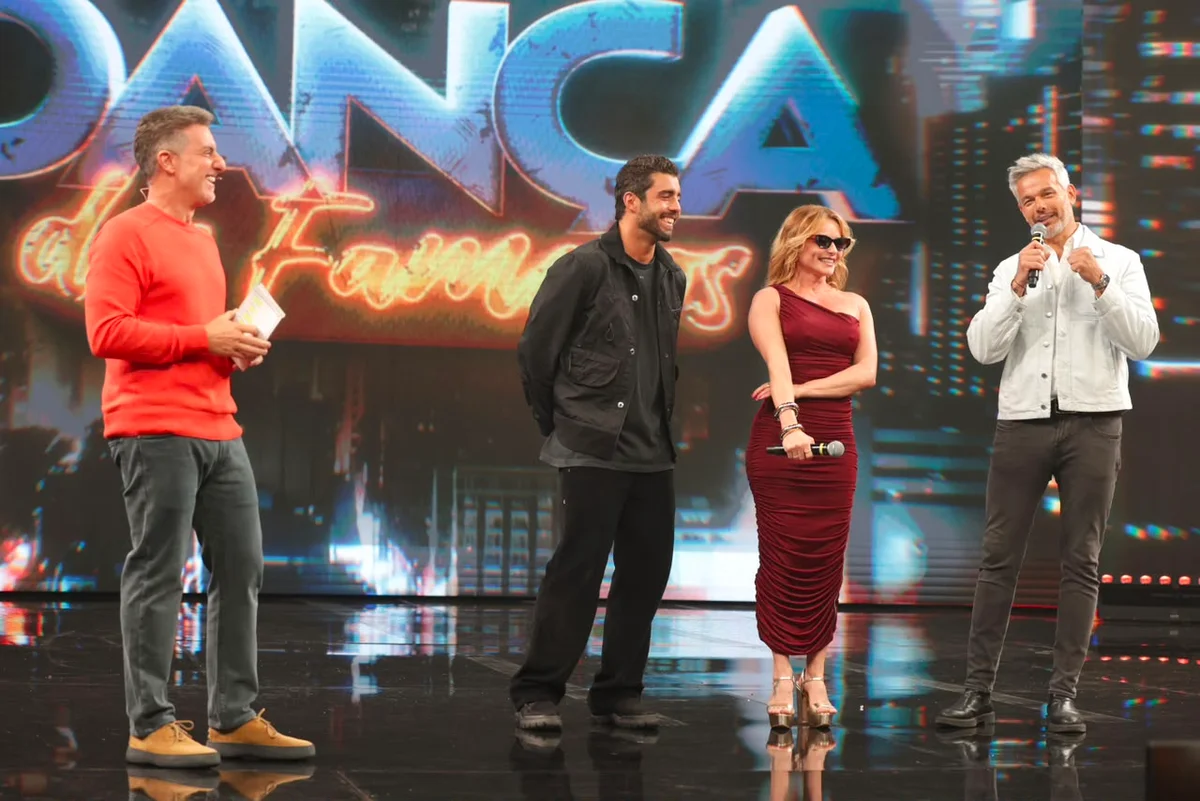 Luciano Huck com os novos participantes do Dança dos Famosos Luciano Huck com os novos participantes do Dança dos Famosos