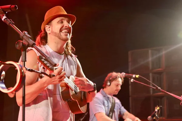 Falamansa promete show especial em Brasília: “Público muito carinhoso” - destaque galeria Falamansa promete show especial em Brasília: “Público muito carinhoso” - destaque galeria