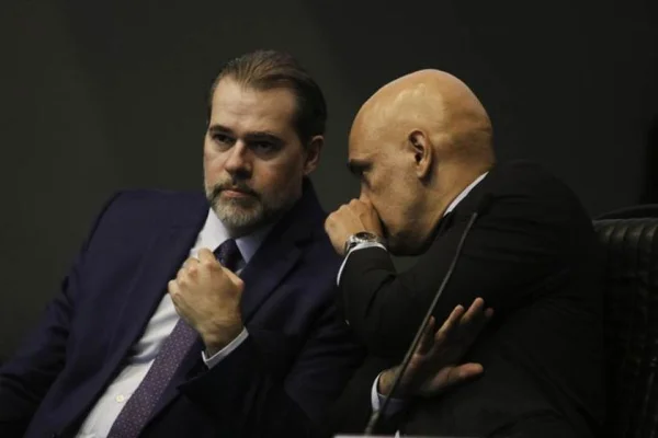 Dias Toffoli e Alexandre de Moraes durante abertura do Seminário Políticas Judiciárias e Segurança Pública -- Metrópoles