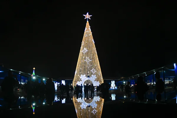 Shoppings e comércio de rua terão horários especiais no Natal; confira