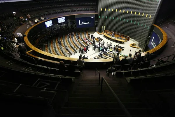 Reforma da Previdência: base já considera aprovar apenas idade mínima
