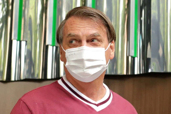 Bolsonaro concedeu entrevista coletiva após receber alta do hospital