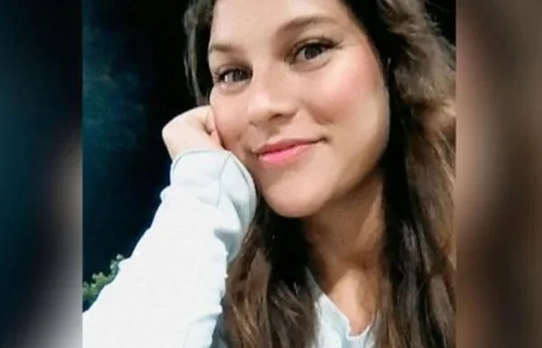 Imagem colorida de Íris Rocha, enfermeira grávida morta pelo ex