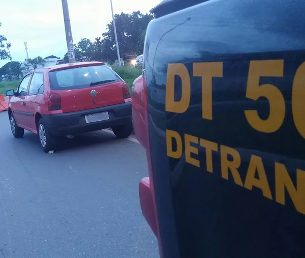 Detran apreende cinco veículos que somam mais de R$ 85 mil em multas