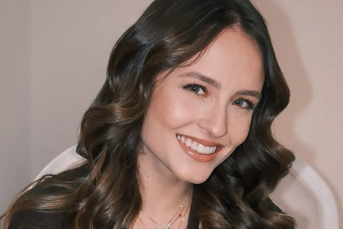 Larissa Manoela detalha cirurgia contra endometriose e desabafa Larissa Manoela detalha cirurgia contra endometriose e desabafa