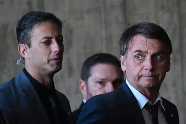 Em Brasília, Bolsonaro se reúne com ministros de tribunais superiores