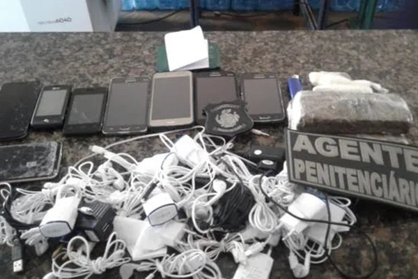Formosa: detentos recarregavam celulares dentro das celas em presídio