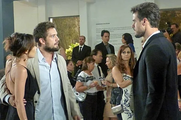 Império: Vicente pede Maria Clara em casamento na frente de Enrico