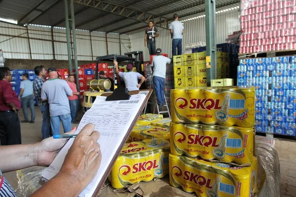 Receita do DF encontra irregularidades em depósito de bebidas de Vicente Pires e autua empresa em R$ 446 mil
