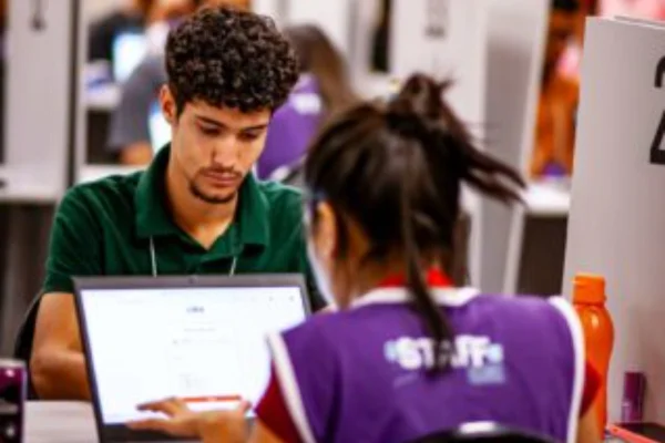 CIEE oferece mais de 500 vagas de estágio e jovem aprendiz no DF