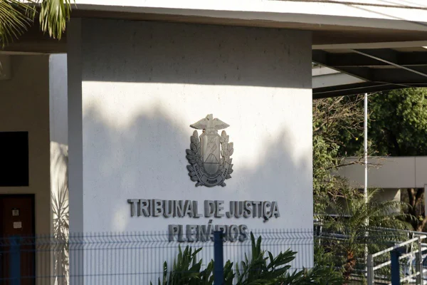 TJMT prevê gastos de R$ 12,4 milhões com motoristas