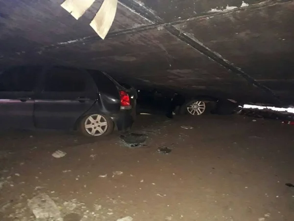 Donos de carros soterrados em viaduto no Eixão Sul serão ressarcidos