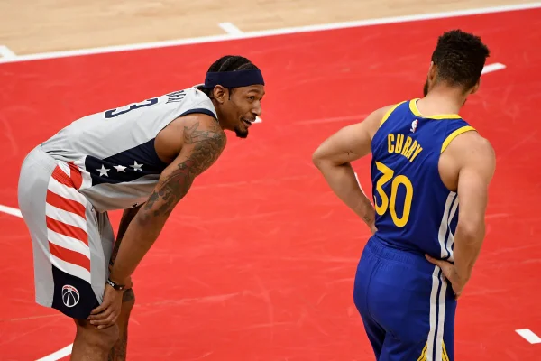 NBA: Curry e Beal disputam título de cestinha e vaga nos playoffs