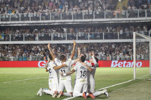 Imagem colorida de Neymar marca pela 1ª vez após volta e Santos vence Água Santa - Metrópoles