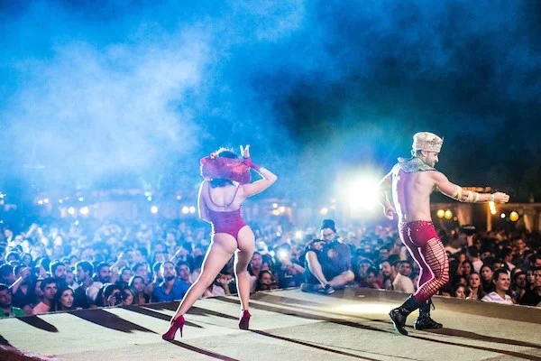 Saulo faz show animado no evento Na Praia - imagem 38 Saulo faz show animado no evento Na Praia - imagem 38