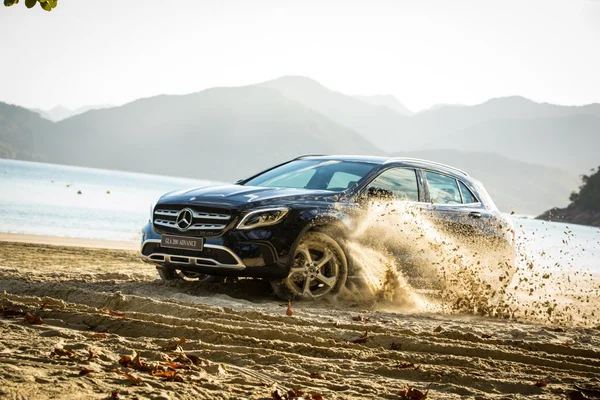 Mercedes-Benz GLA repaginado chega às lojas. A partir de R$ 159 mil