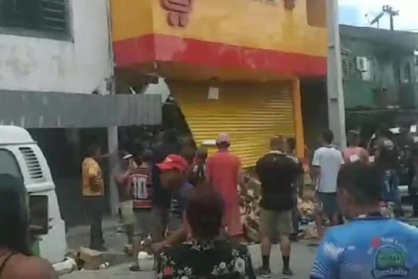Imagem colorida de desabamento em supermercado de Pernambuco - Metrópoles