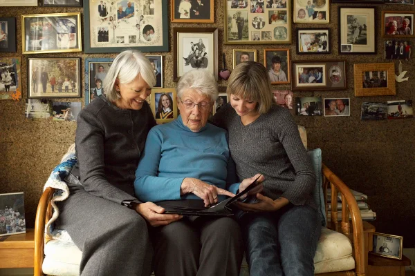 Mulheres de uma mesma família, saudade, amigas, memórias
