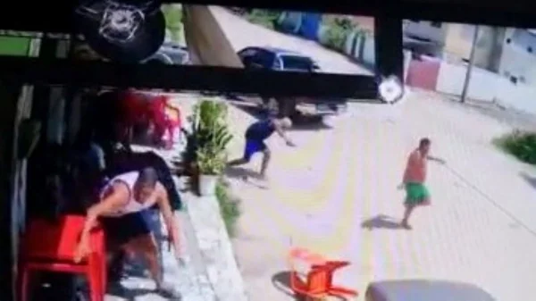 Ex-vereador e mais quatro pessoas são mortas em ataque a bar no RJ