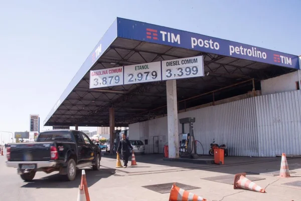 Preço da gasolina no DF cai para R$ 3,87. Saiba onde abastecer