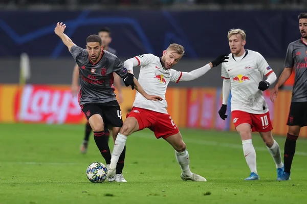 RB Leipzig arranca empate no fim para se classificar