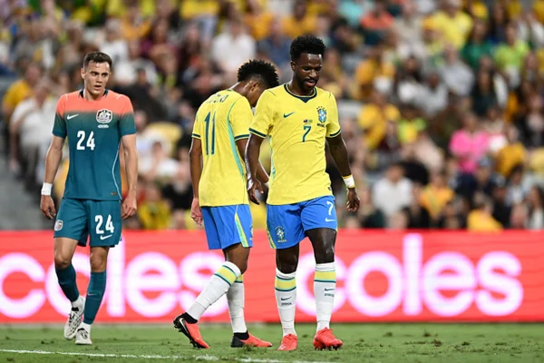 Gol da Austrália foi apenas o 2° da história do confronto contra o Brasil - destaque galeria