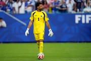 Vozinha atuando por Cabo Verde diante da Argentina