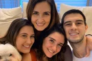 Fátima Bernardes com os filhos Vinícius, Beatriz e Laura, frutos do relacionamento com William Bonner 
