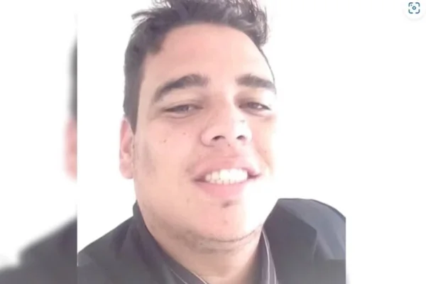imagem colorida de William Rogatto, conhecido como "Rei do Rebaixamento", acusado de manipulação de jogos