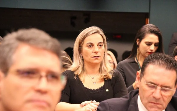 Suzano: deputada que reagiu e matou assaltante quer endurecer leis contra ataques