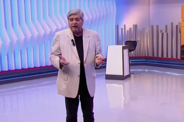 Datena perde a paciência ao vivo após ser interrompido por propaganda