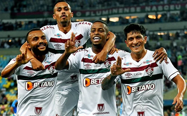 Sem sustos, Fluminense vence Paysandu por 3 x 0 na Copa do Brasil