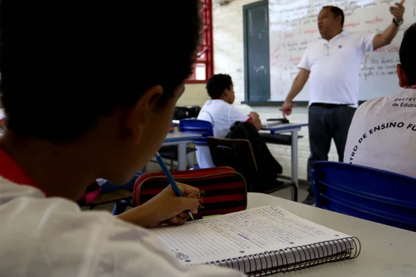 Secretaria de Educação define calendários do ano letivo de 2016 na rede pública do DF