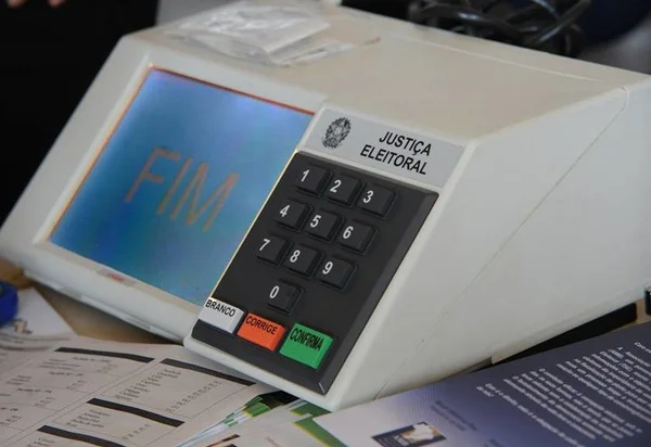 Políticos e analistas preveem recorde de votos nulos e brancos no DF