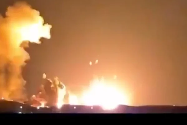 Trump compartilha vídeo de explosão em depósito de munições iranianas