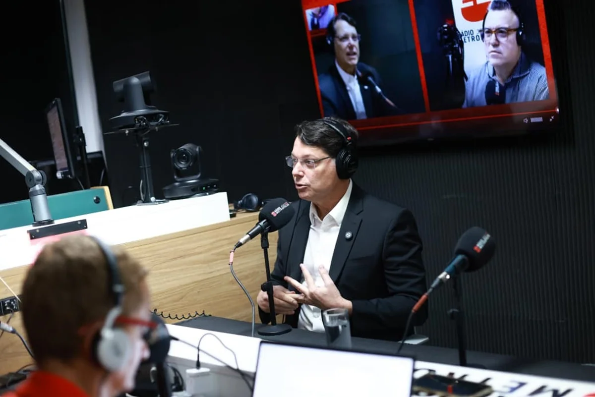 Candidato ao GDF Kiko Caputo foi o segundo convidado da sabatina da Rádio Metrópoles Candidato ao GDF Kiko Caputo foi o segundo convidado da sabatina da Rádio Metrópoles