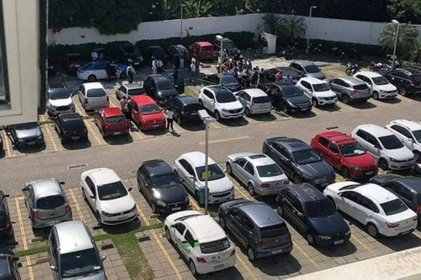 Casal é encontrado morto em shopping do RJ