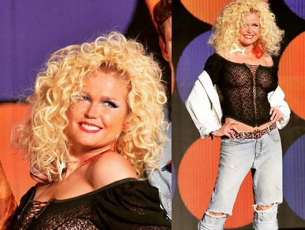 Xuxa desfila no Rio com look 1980 e seios em evidência