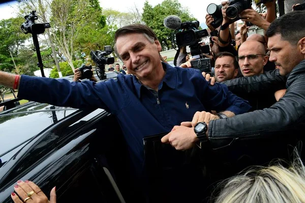 Bolsonaro diz que maioridade penal deveria cair para 14 anos