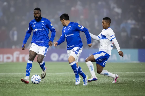 Libertadores: com um a menos, Cruzeiro empata com Universidad Católica