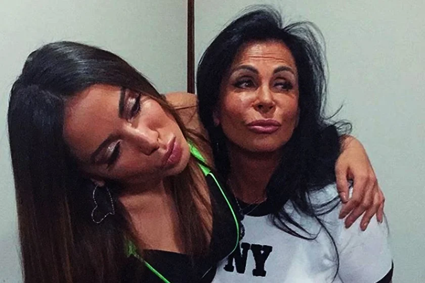 Gretchen tietou a cantora Anitta Gretchen tietou a cantora Anitta