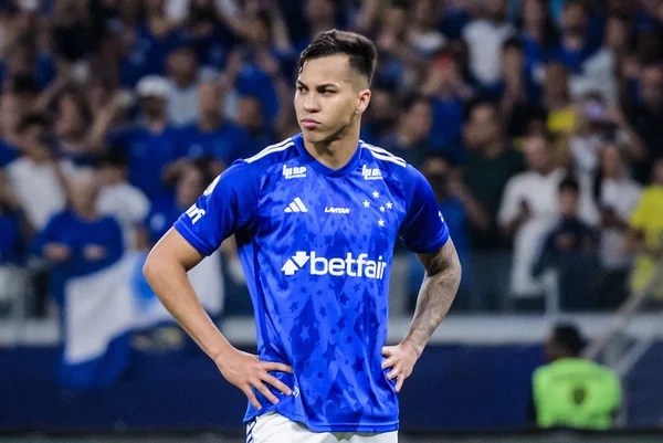 Amigo de jogador do Cruzeiro acaba na delegacia após confusão em jogo